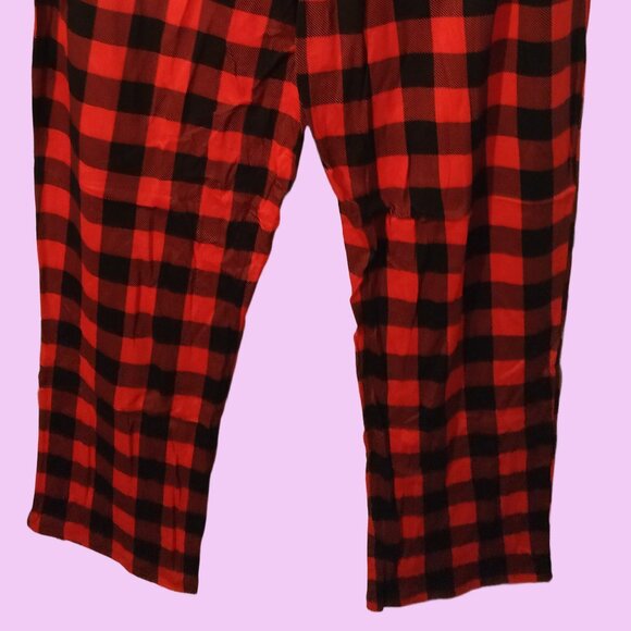 Long Sleeve Two Piece Pajamas Set - Black Shirt and Plaid Pants with Pockets - Picture 11 of 11